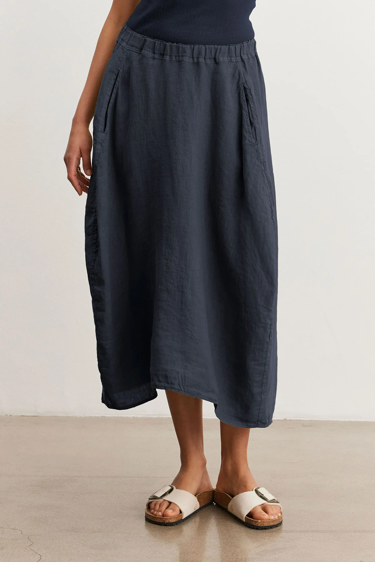 The Fae Lightweight Linen Barrel Skirt in Deep Teal