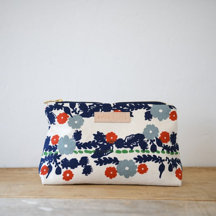 Erin Flett Travel Case - Hearts
