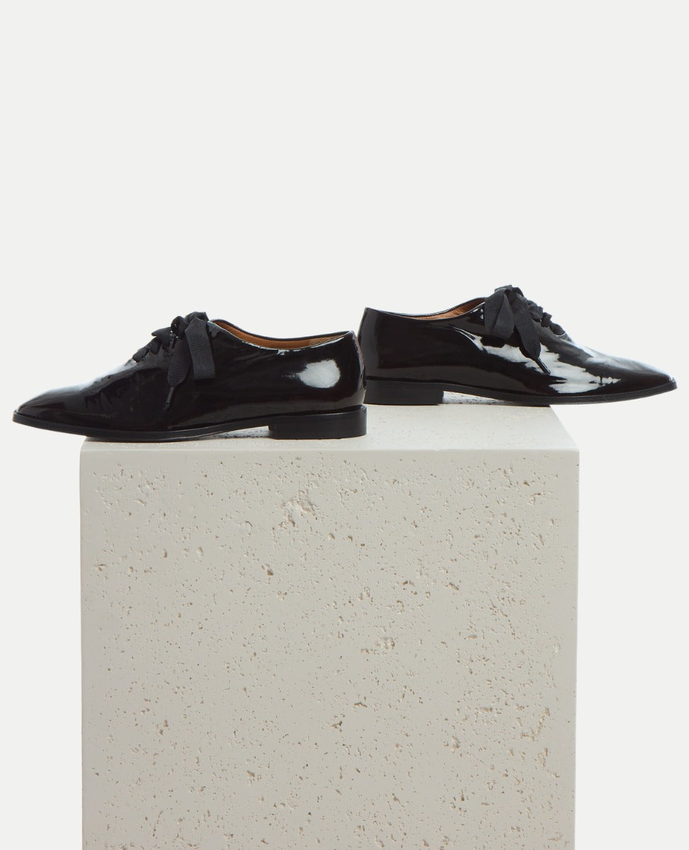 Coclico Jacobin Oxford in Patent with Grosgrain Ribbon