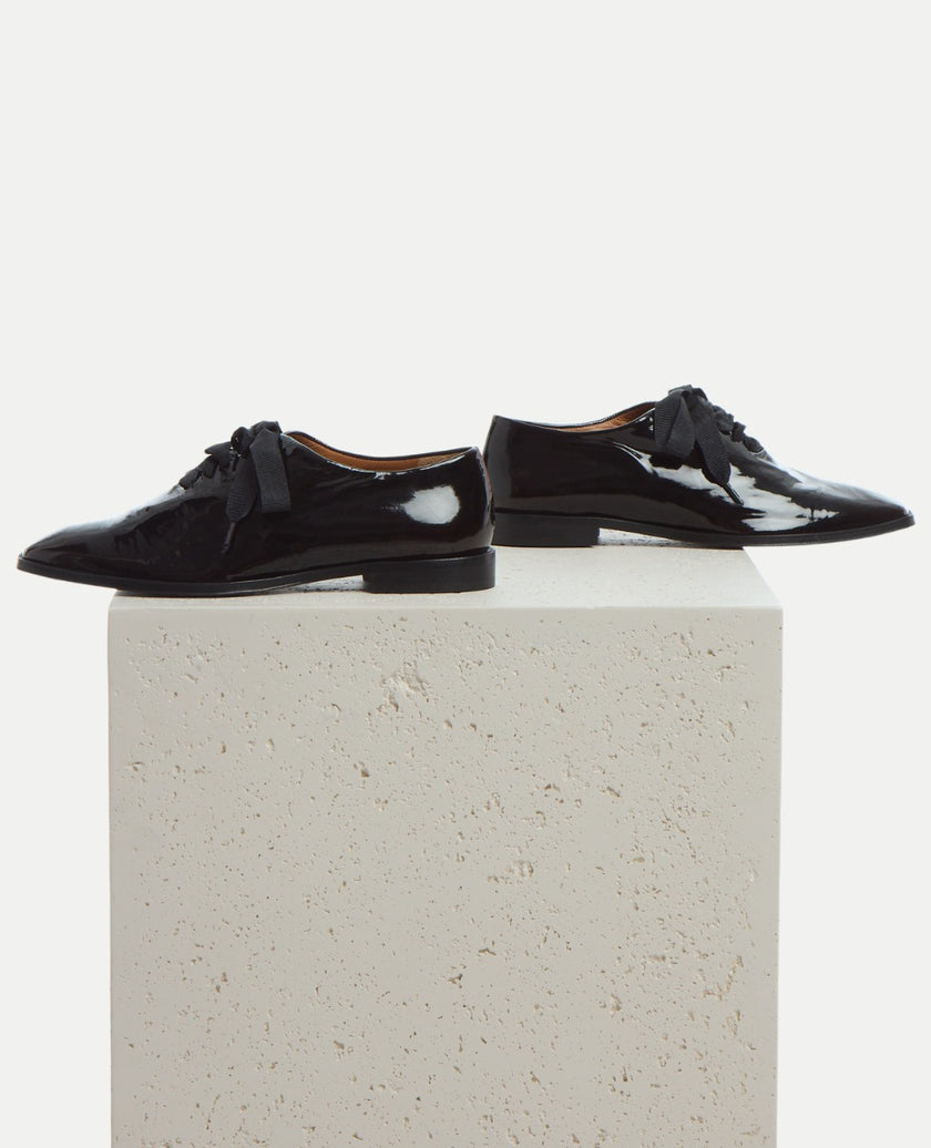 Coclico Jacobin Oxford in Patent with Grosgrain Ribbon