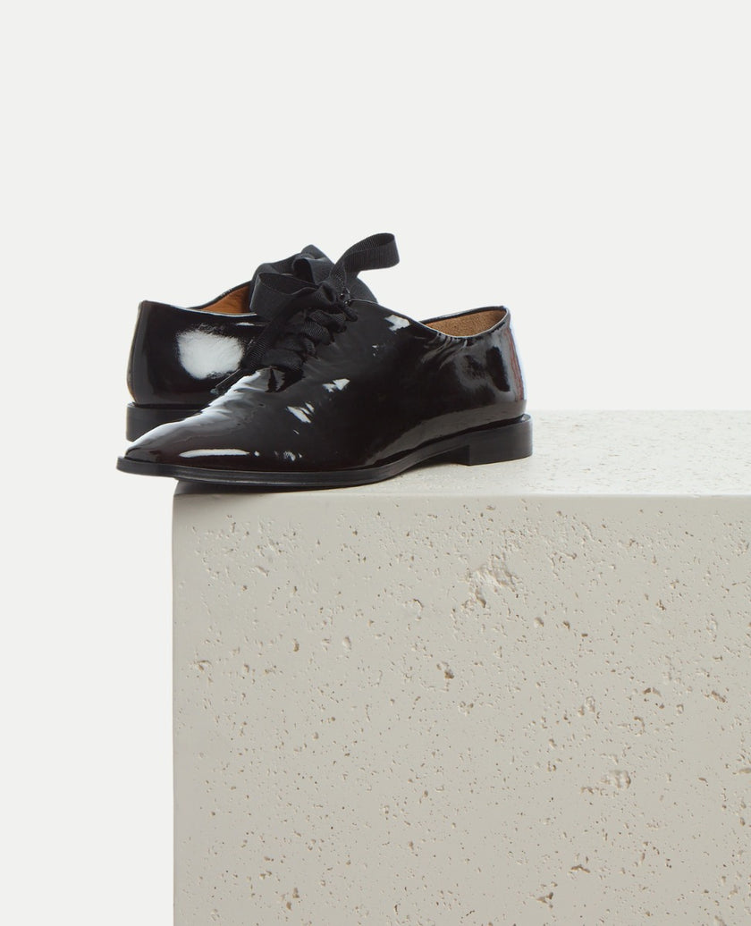 Coclico Jacobin Oxford in Patent with Grosgrain Ribbon