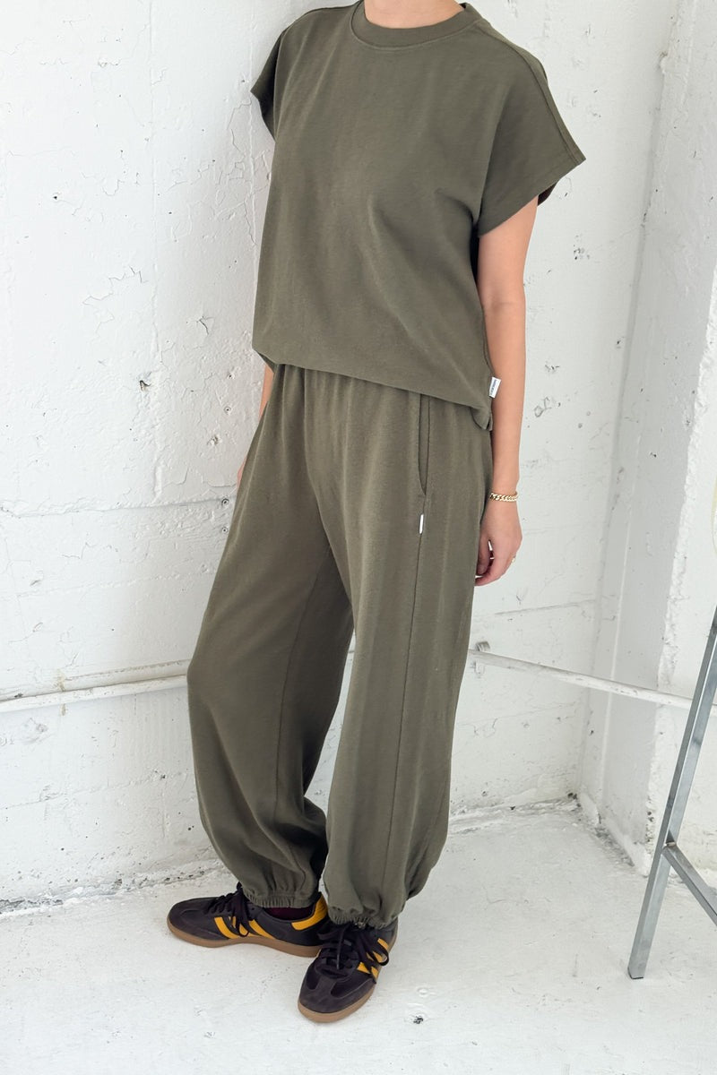 Le Bon Shoppe Jeanne Tee - Olive