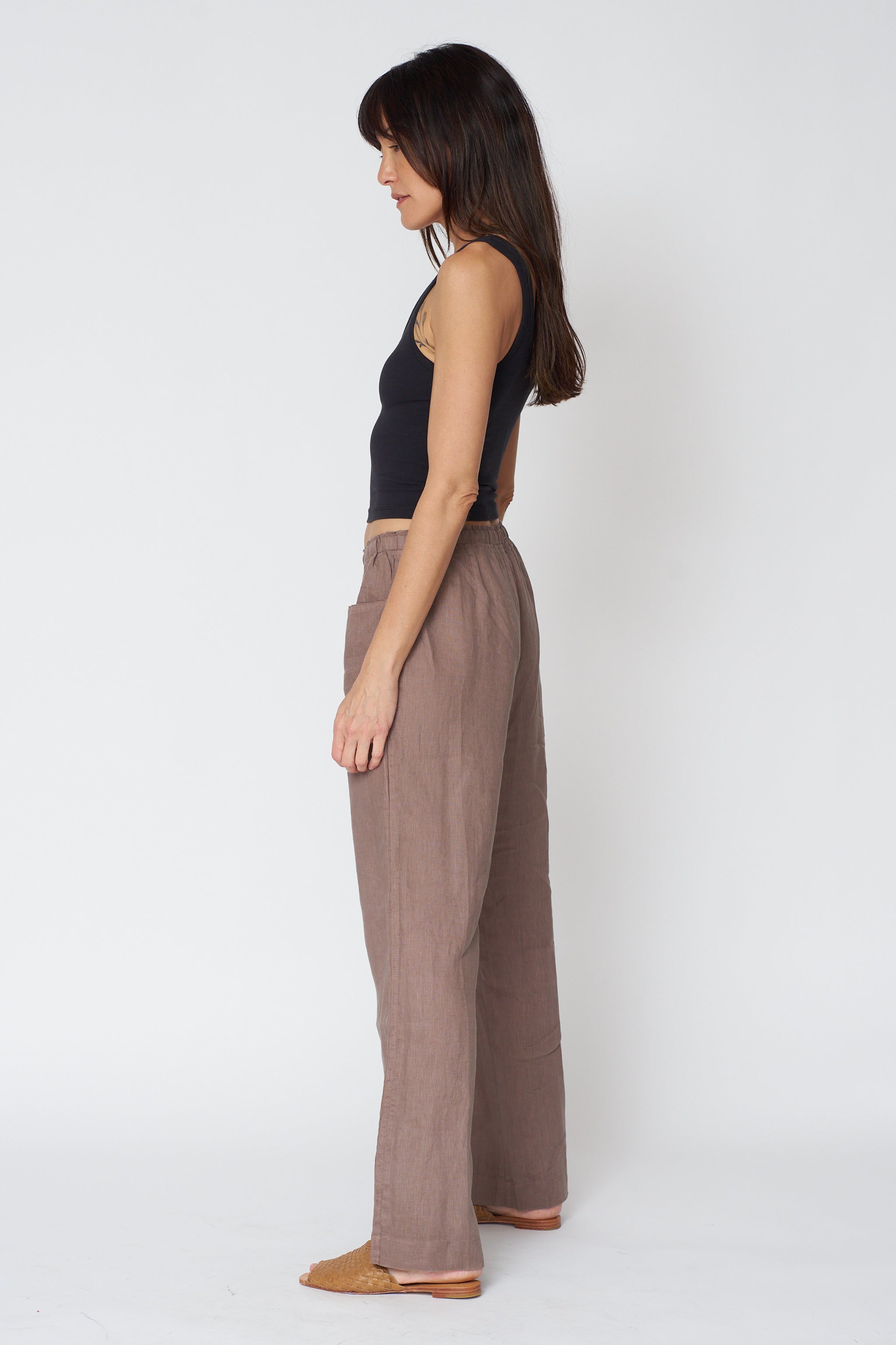 Clairo Woven Linen Pant in Mudslide