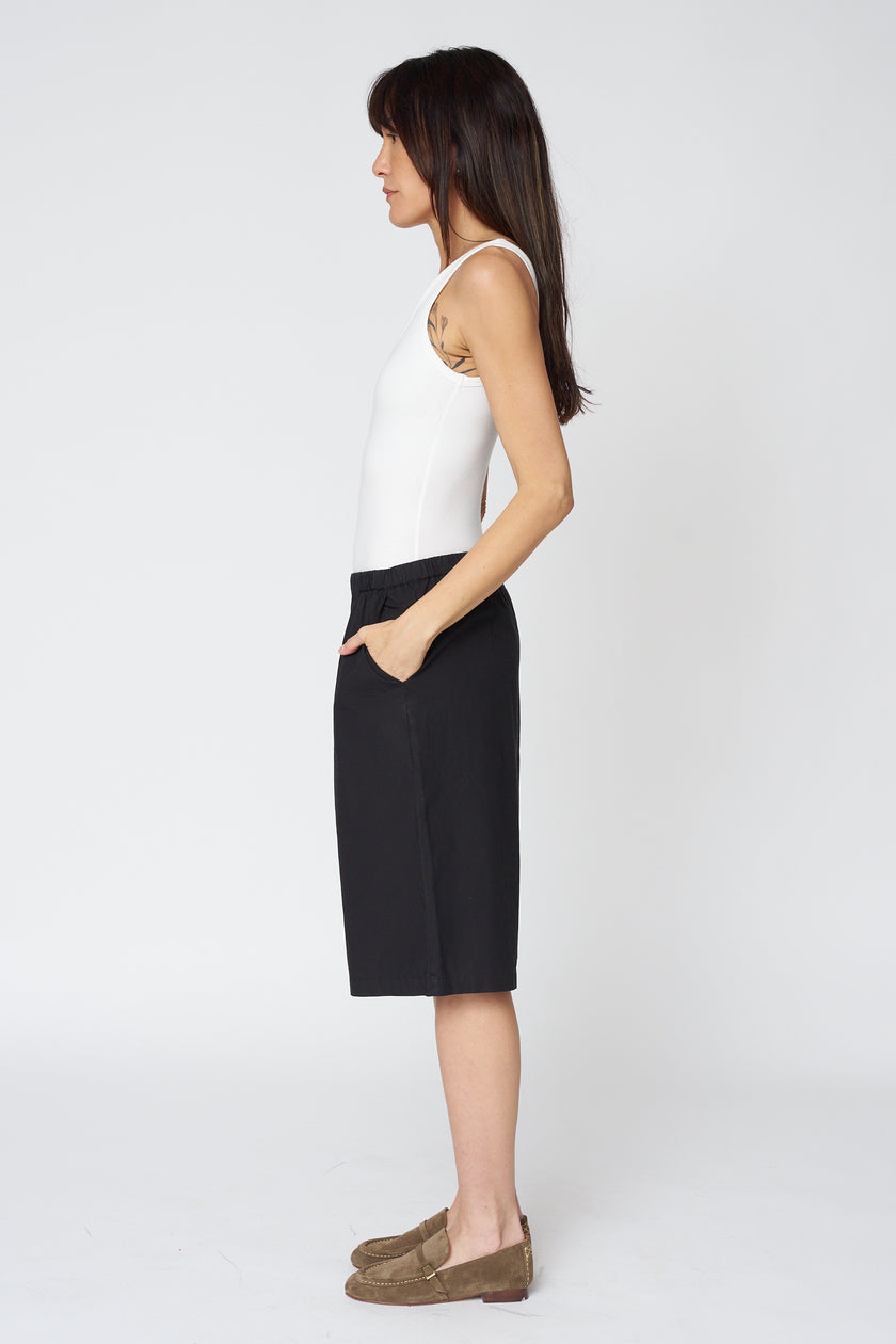 Tomoko Walking Short in Black