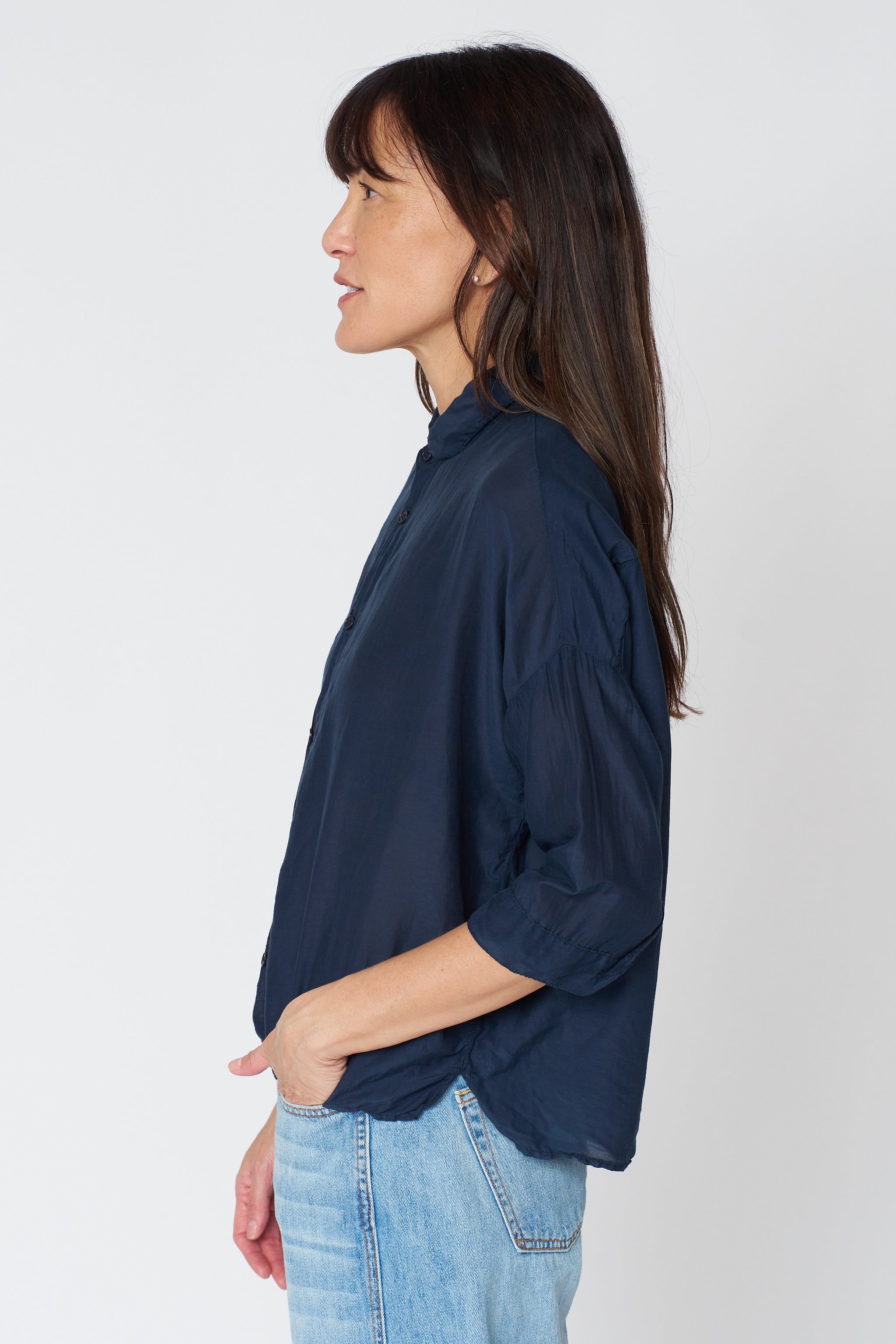 Ophelia Cropped Cotton-Silk Button Down in Ink