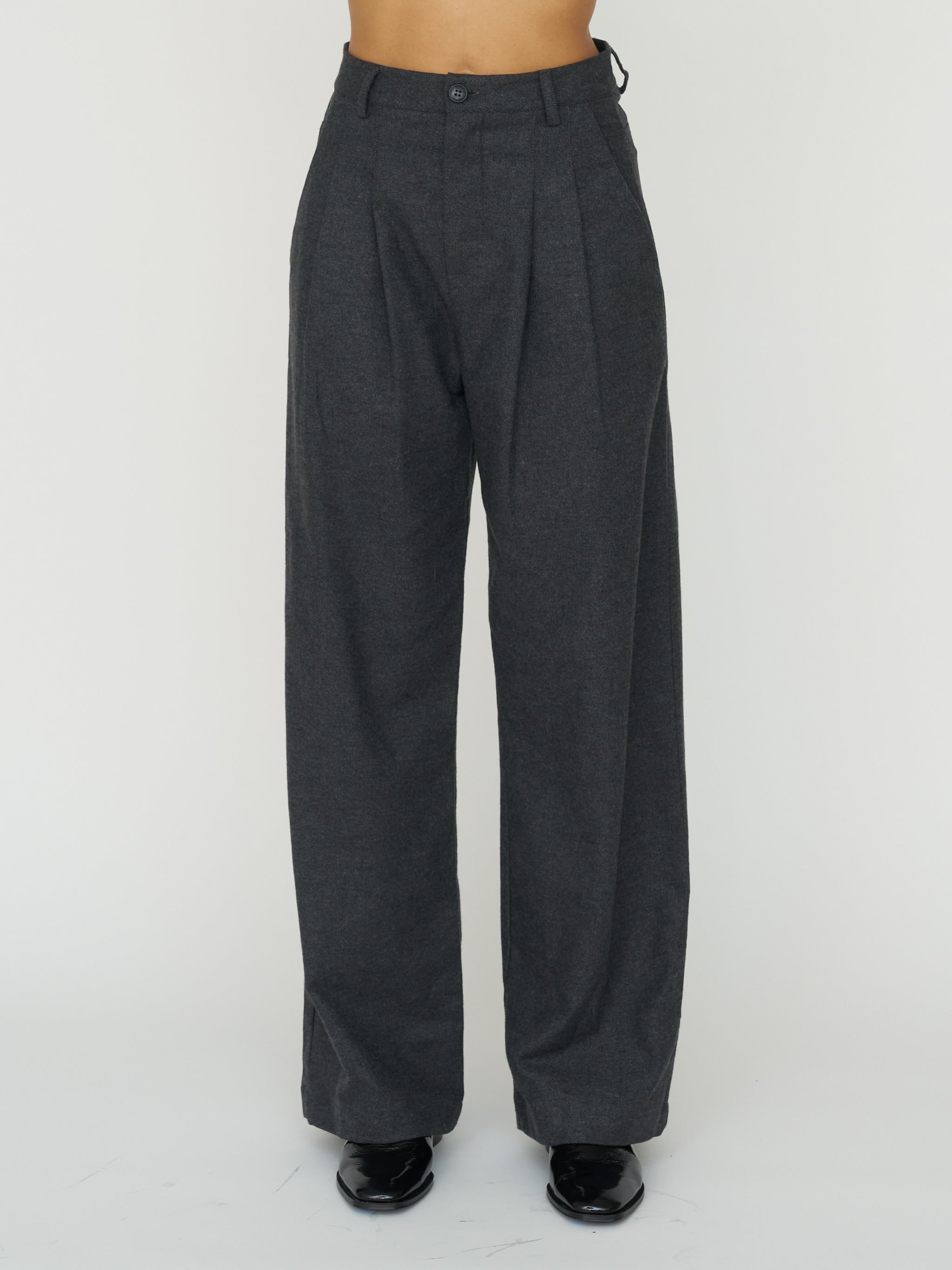 Charles Cotton Blend Pant in Onyx