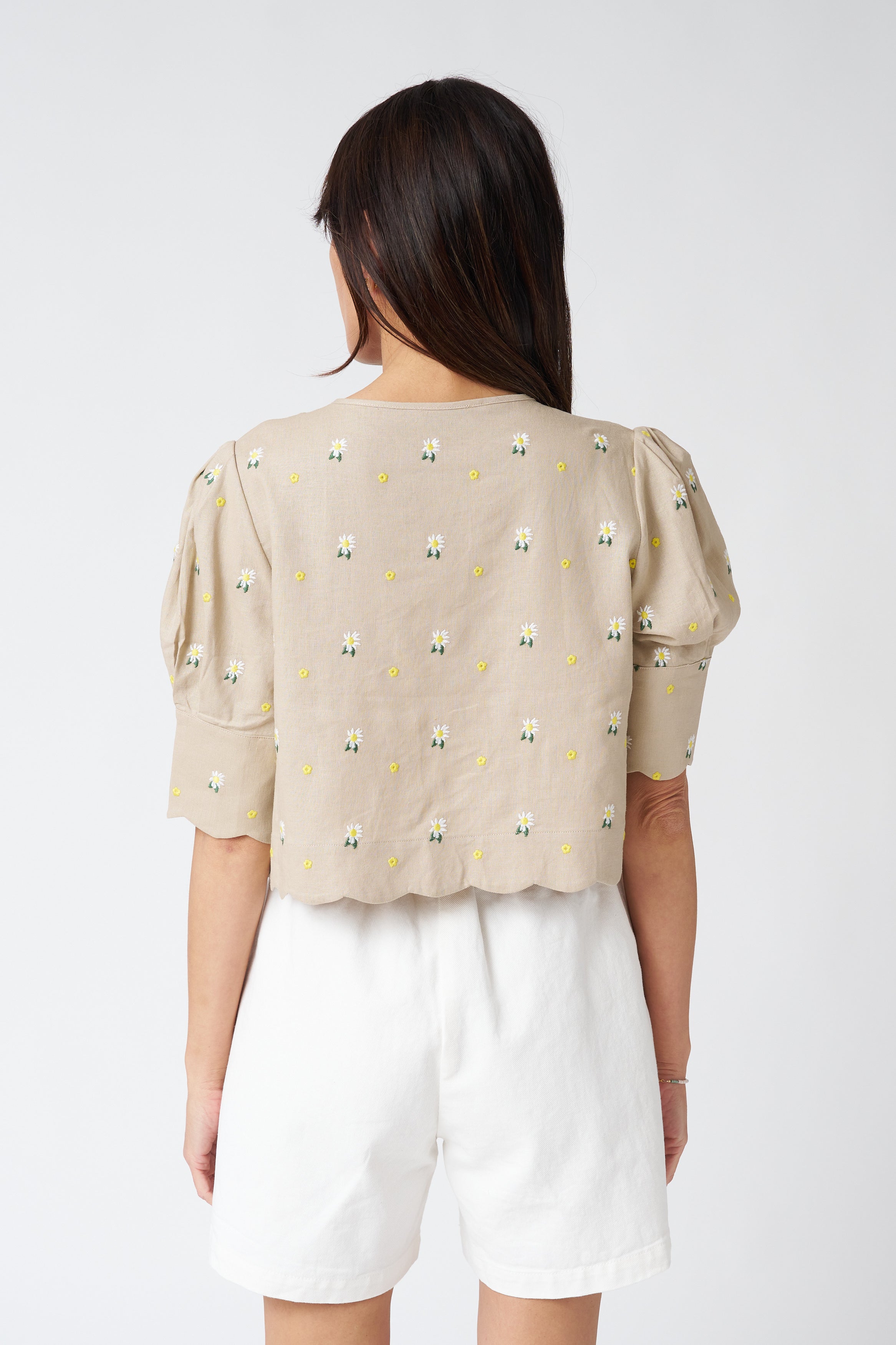 Sister New York Madrid Top in Embroidered Daisy