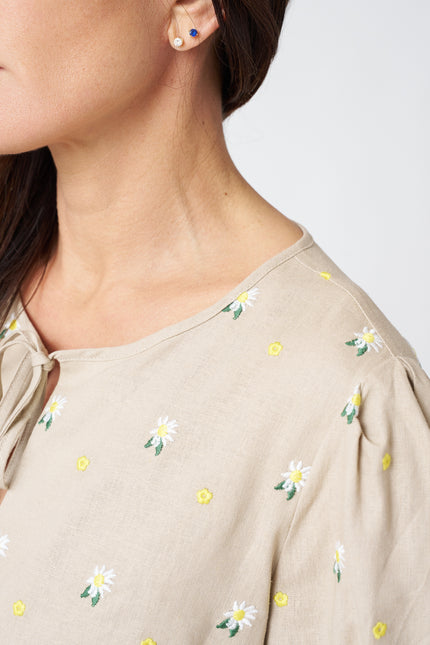 Sister New York Madrid Top in Embroidered Daisy