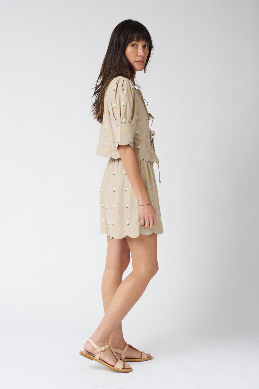 Sister New York Madrid Top in Embroidered Daisy