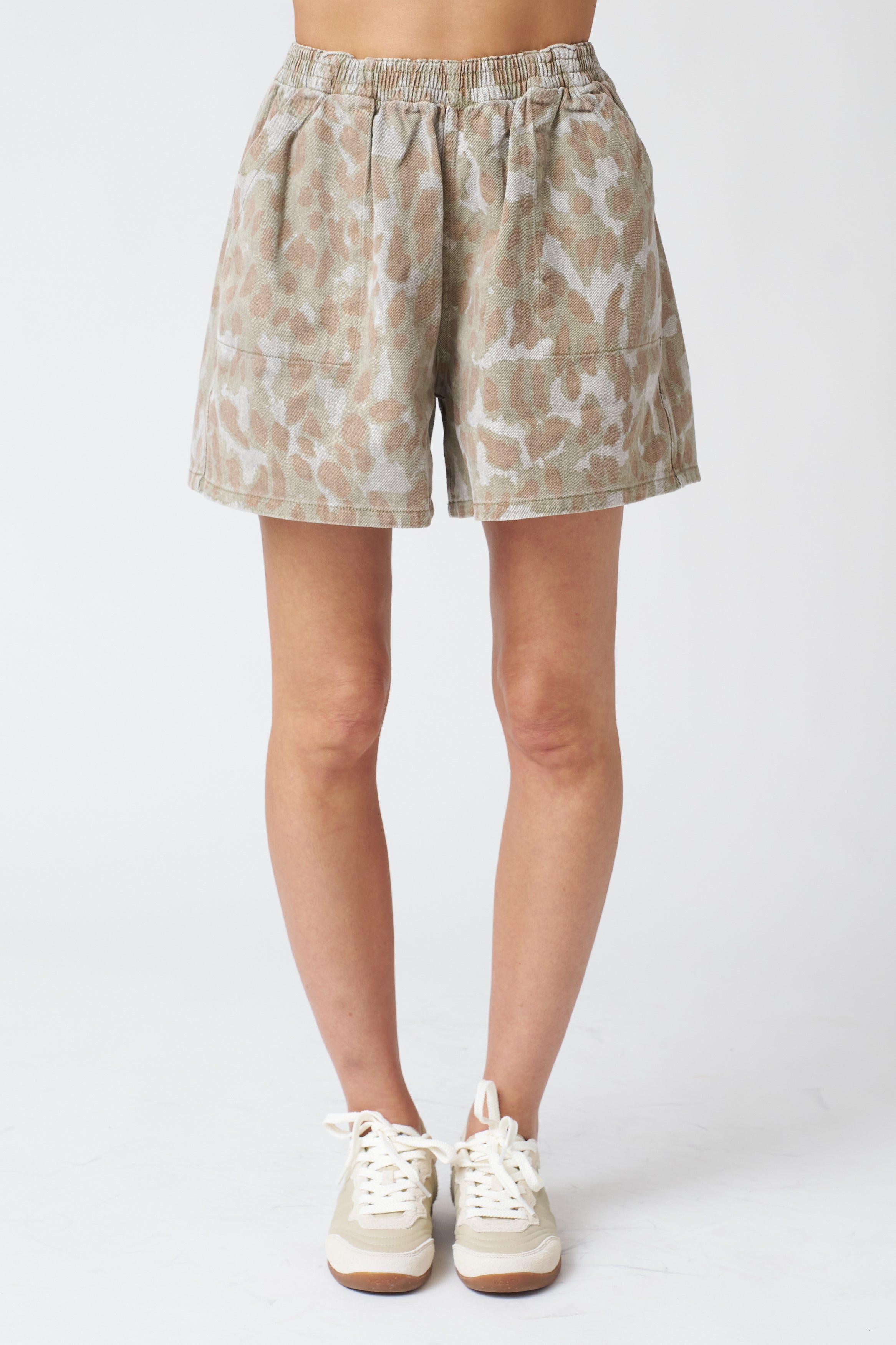 Ariko Day Shorts - Leopard Camo