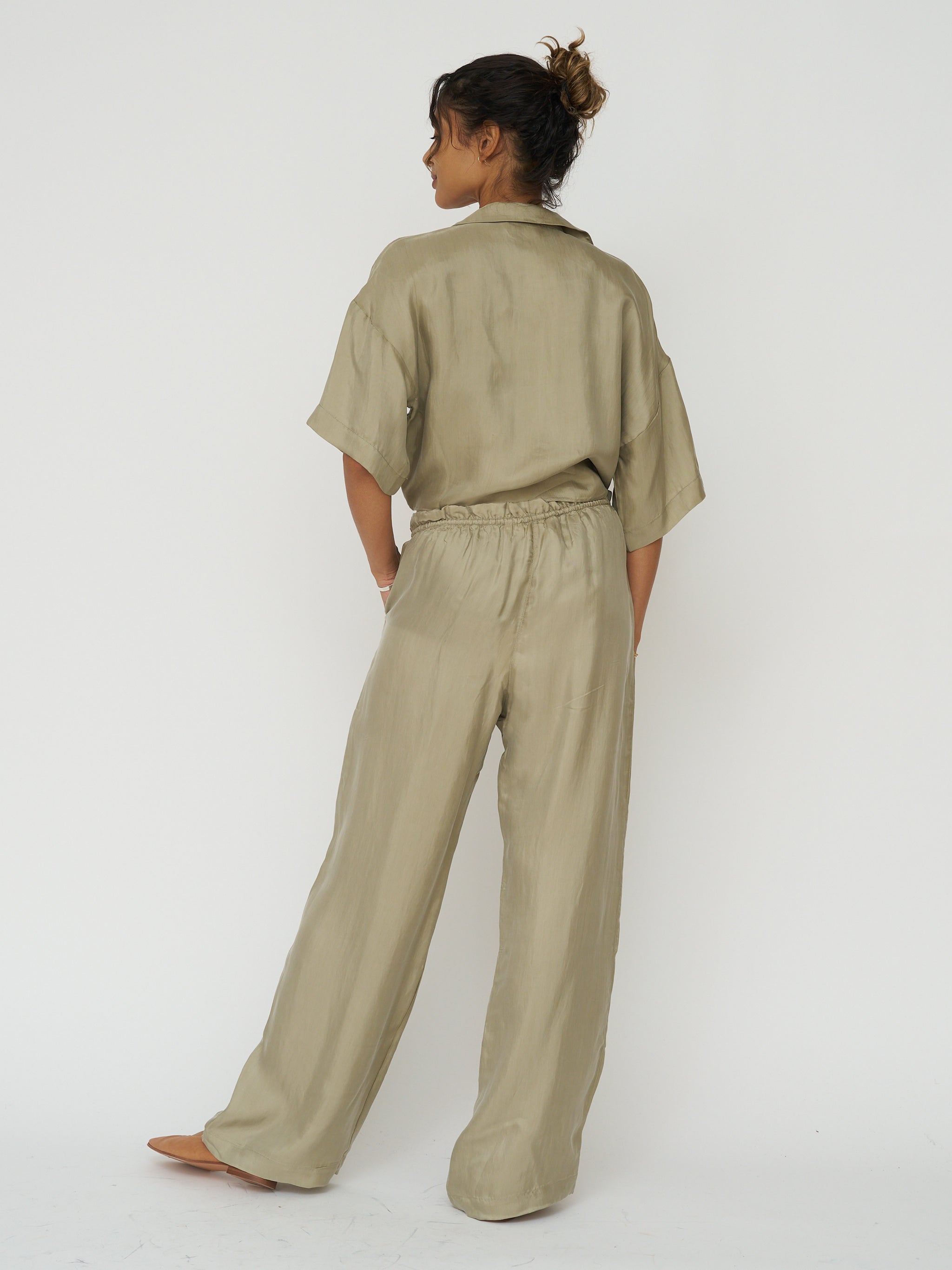 Lucid Flow Tie Pants in Khaki Green