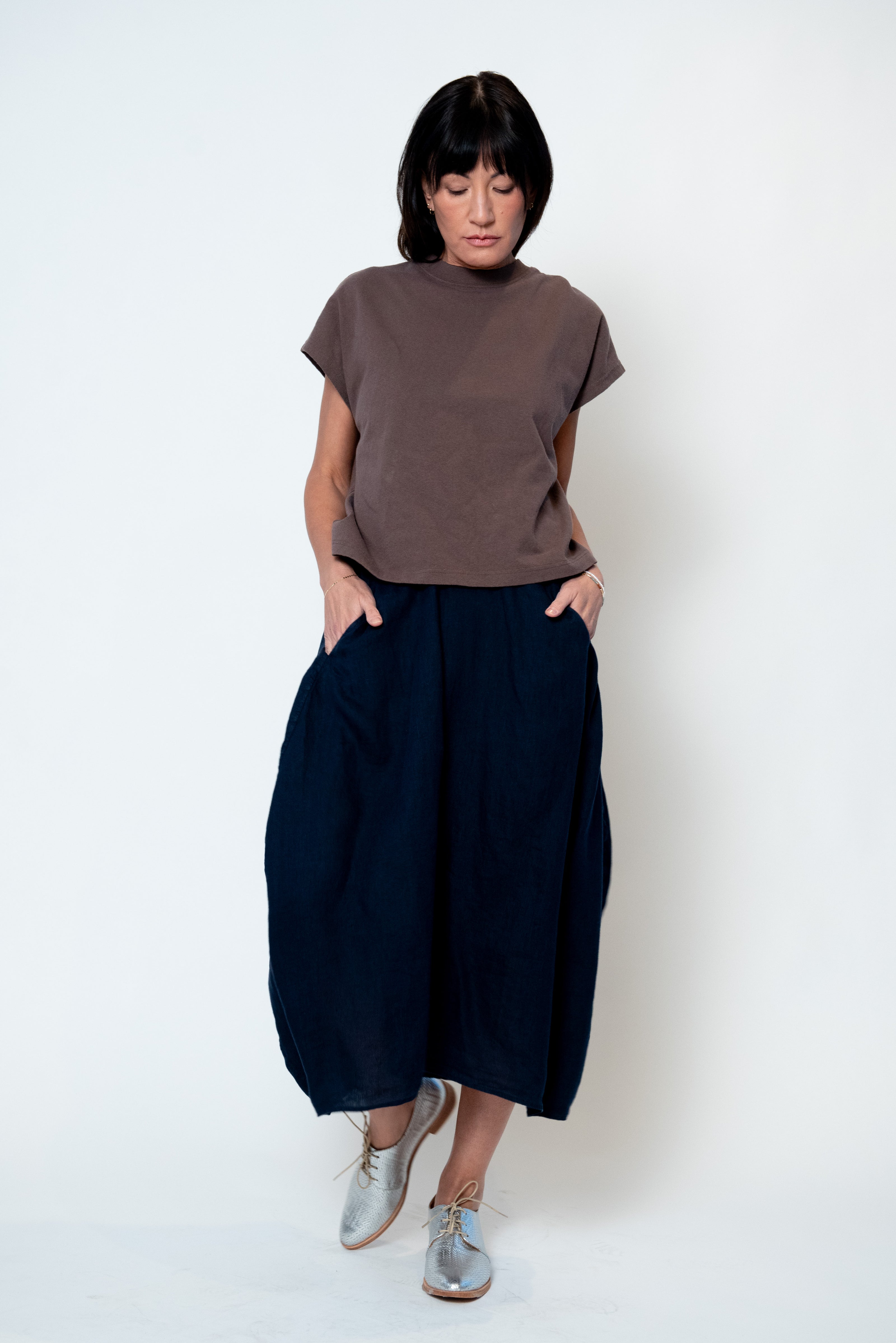 The Fae Lightweight Linen Barrel Skirt in Navy