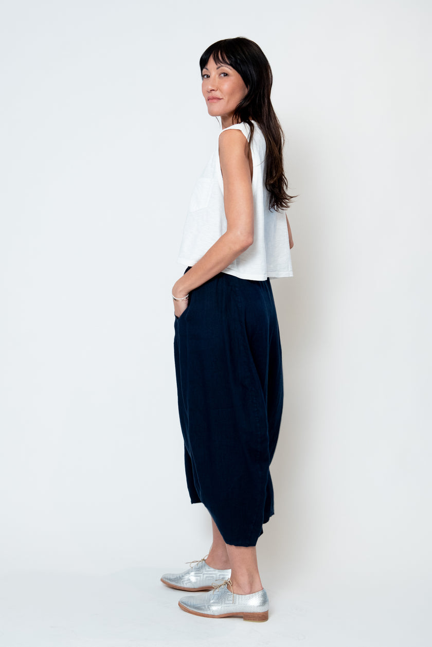 The Fae Lightweight Linen Barrel Skirt in Navy