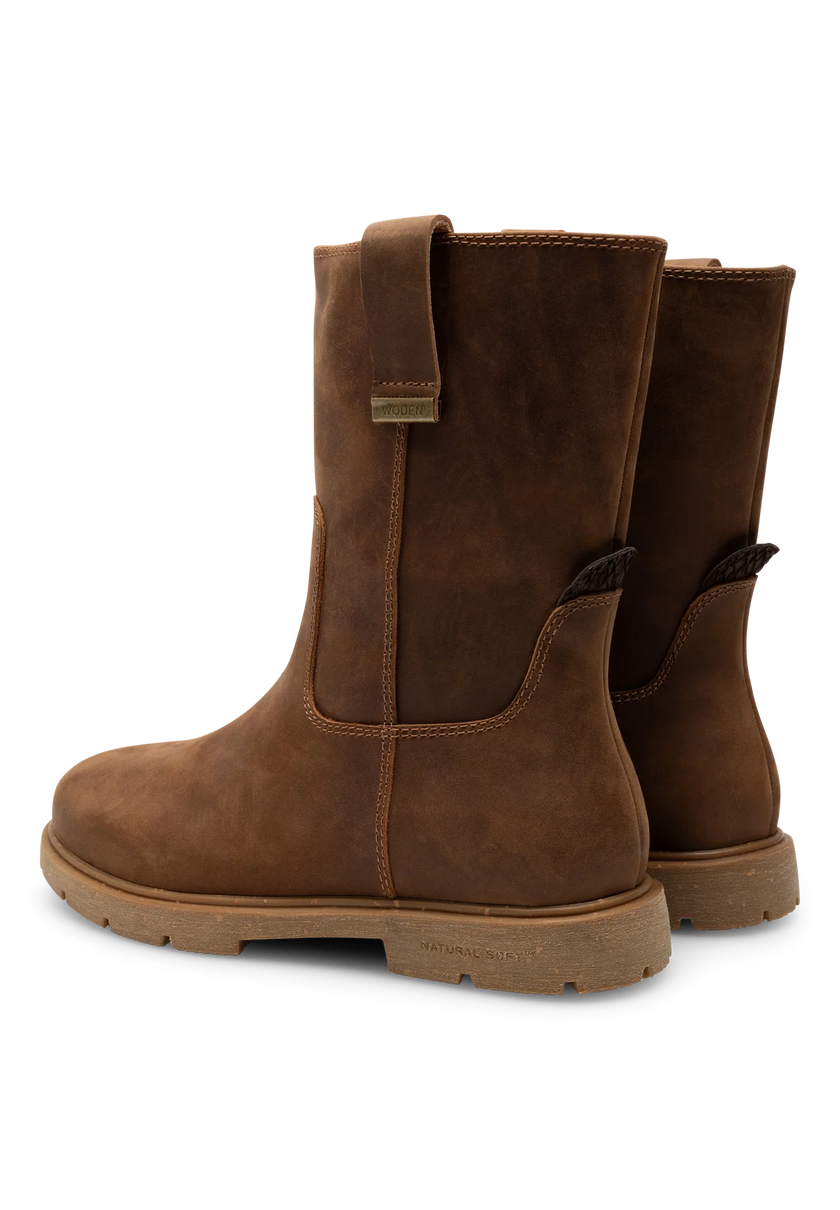 Luna L Boot in Cacao