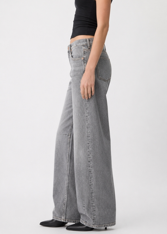 Kallie Balloon Jean in Washed Black
