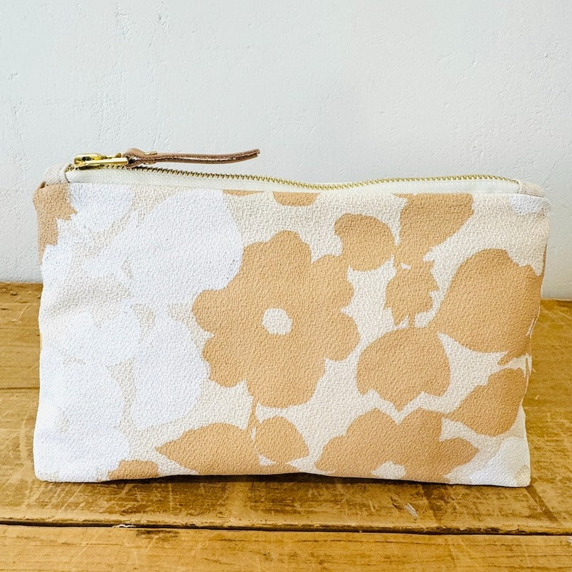 Erin Flett Travel Case - Hearts