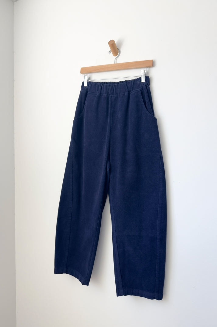 Le Bon Shoppe Corduroy Arc Pants - Navy