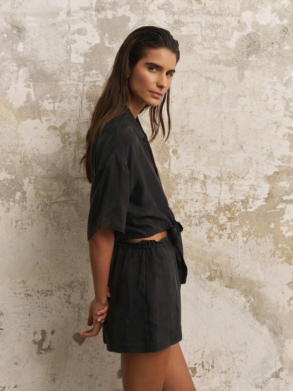 Lucid Flow Tie Shirt in Black