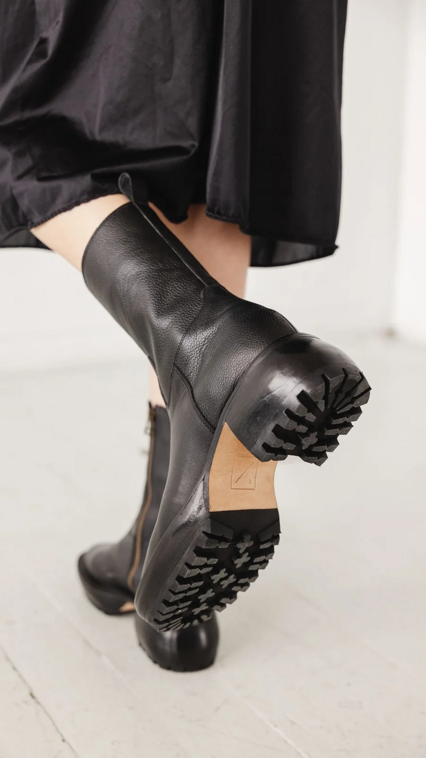 The Camp Boot - Black