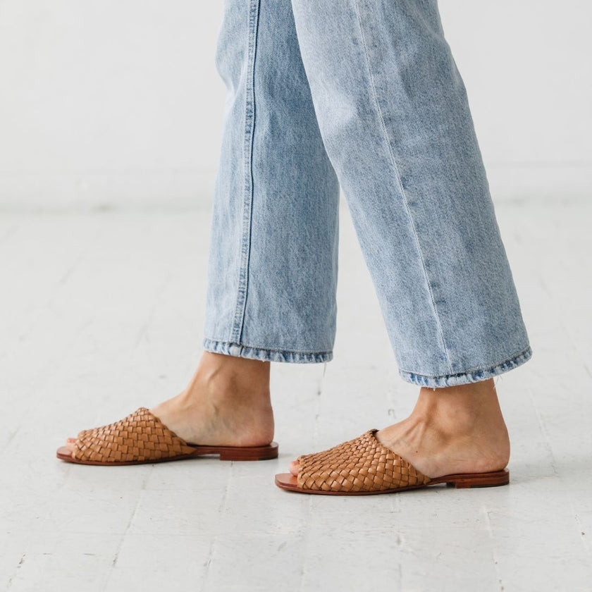 Either / Or Woven Leather Slide in Miel