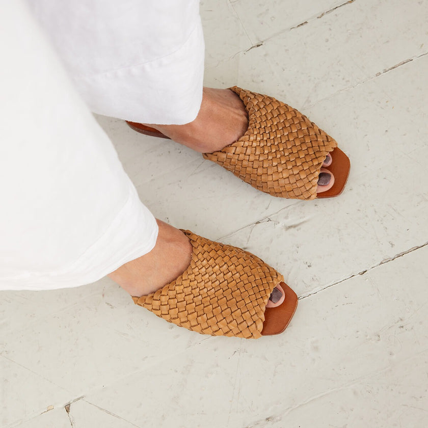 Either / Or Woven Leather Slide in Miel