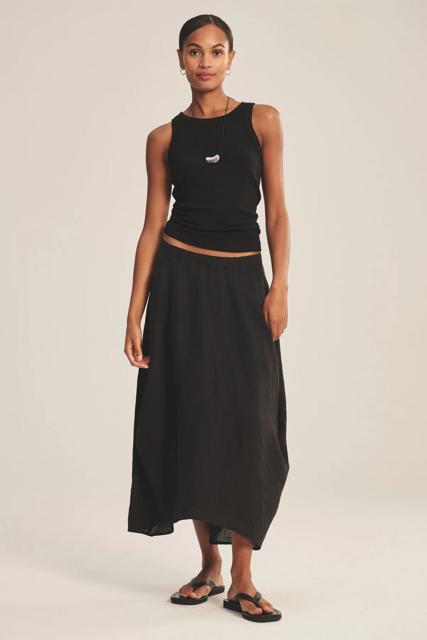 The Fae Lightweight Linen Barrel Skirt in Black