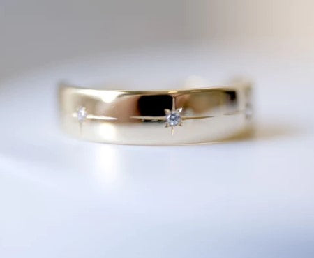 Gjenmi 14K Gold Luna Band with 3x 1.3mm Diamond Size 6