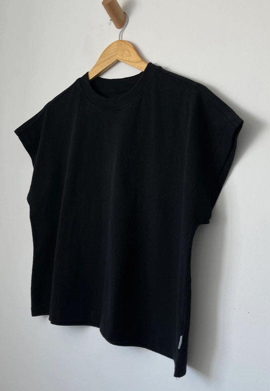 Le Bon Shoppe Jeanne Tee - Black