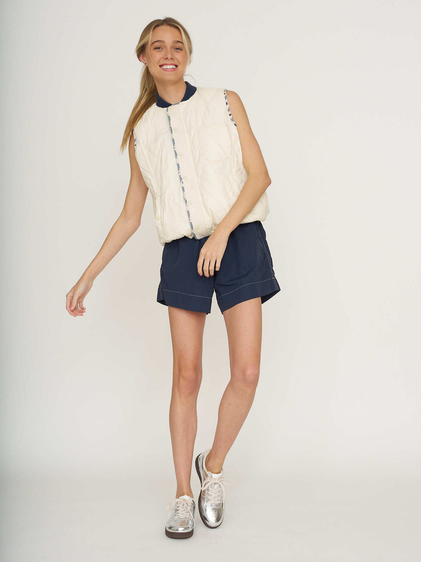 The Great. Outdoors - The Reversible Ultra-light Down Vest - Falling Daisies