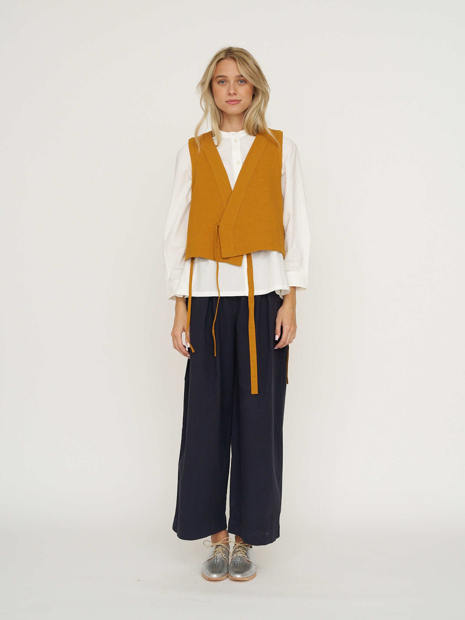 TOAST Cotton Linen Quilted Wrap Vest In Tilla Honey