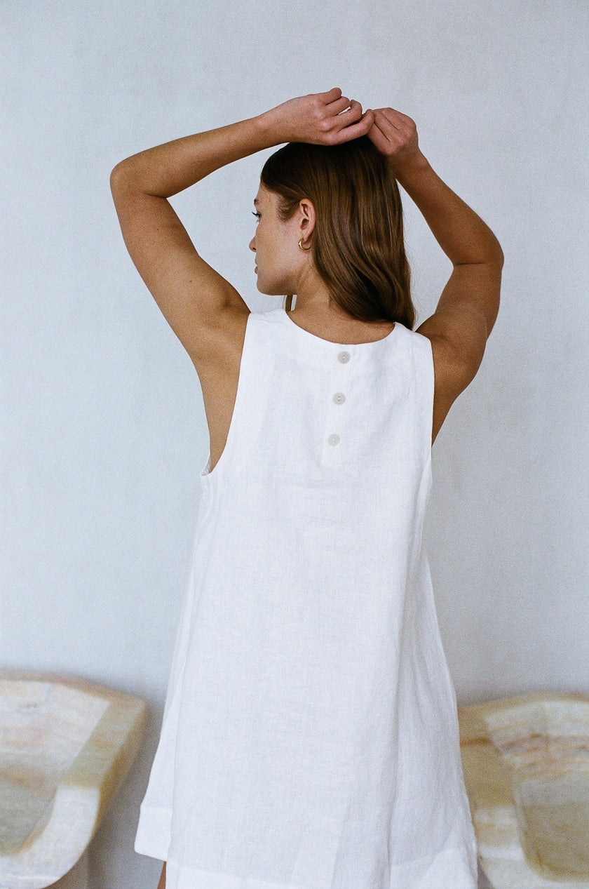 A. Ren Novella Linen Shift - White