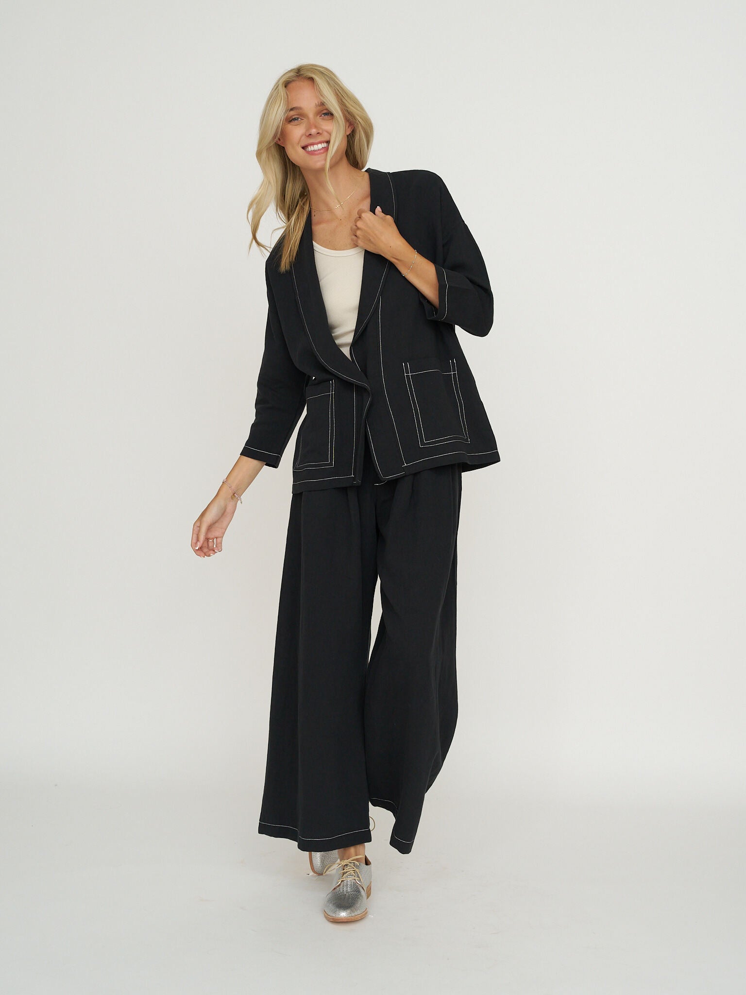 Allison Wonderland Concrete Blazer - Black