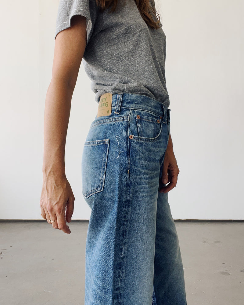 The Wide Slouch Jean in Earle Wash