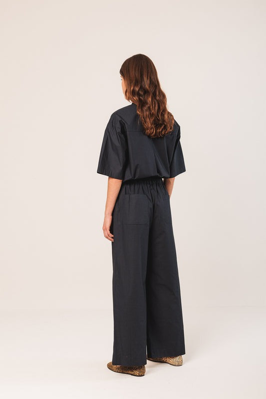 Indi & Cold Organic Cotton Poplin Elastic Waist Pants in Midnight